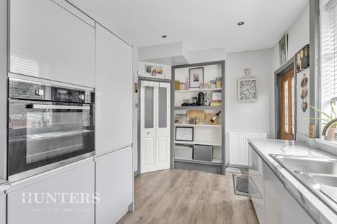 8 Repton Avenue, Oldham, OL8 4JB