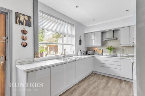 8 Repton Avenue, Oldham, OL8 4JB