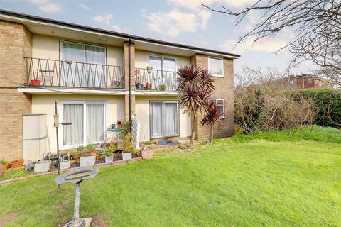 1 bedroom flat to rent, Fairlawn Drive, Worthing, BN14