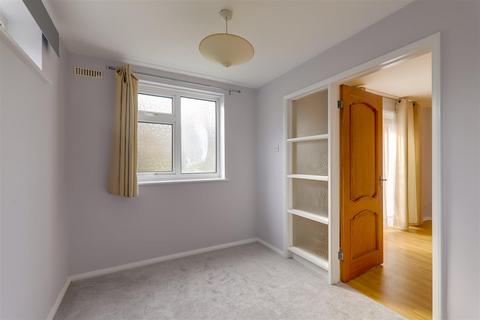 1 bedroom flat to rent, Fairlawn Drive, Worthing, BN14