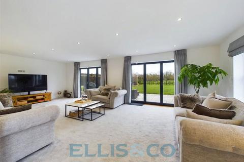 4 bedroom barn conversion for sale, Willow Lane, Paddock Wood, Tonbridge, Kent, TN12 6NL