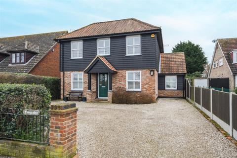 4 bedroom detached house for sale, Tye Common Road, Billericay