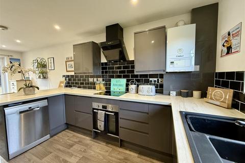 4 bedroom end of terrace house for sale, Place Side, Cowes