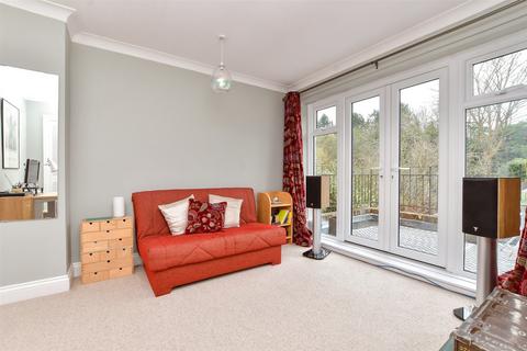 42 Stag Leys, Ashtead, KT21 2TF