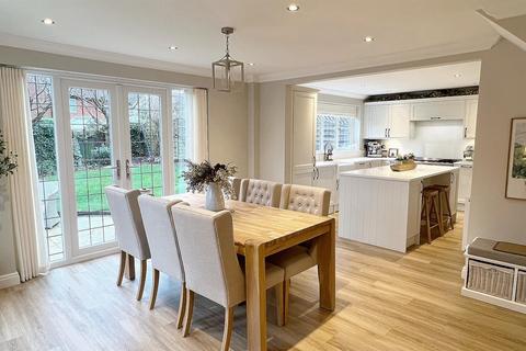 30 Saxton Drive, Sutton Coldfield, B74 4XZ