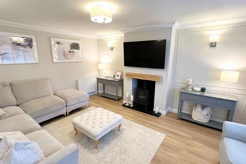 30 Saxton Drive, Sutton Coldfield, B74 4XZ