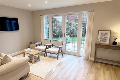 30 Saxton Drive, Sutton Coldfield, B74 4XZ