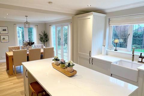 30 Saxton Drive, Sutton Coldfield, B74 4XZ