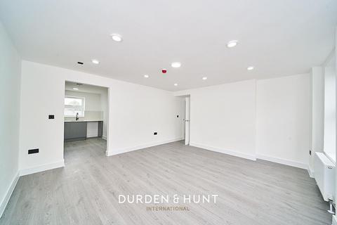 3 bedroom apartment to rent, Birkbeck Mews, London E8