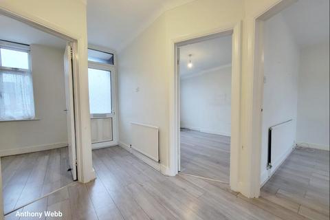 2 bedroom maisonette for sale, Myddelton Avenue, Enfield, EN1