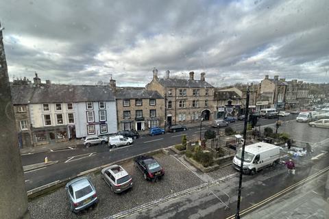 4 bedroom apartment for sale, Market Place, Barnard Castle DL12