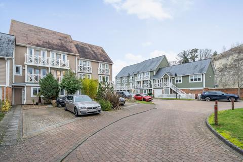 9 Alisander Close, Snodland, ME6 5SH