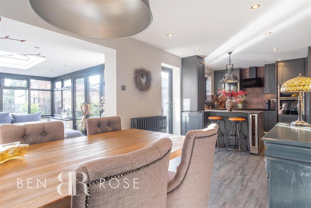 Dining Room/Kitchen