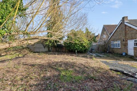 2 bedroom detached bungalow for sale, Hardings Row, Iver Heath SL0