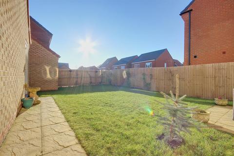 4 bedroom detached house for sale, Dogrose Avenue, Beverley