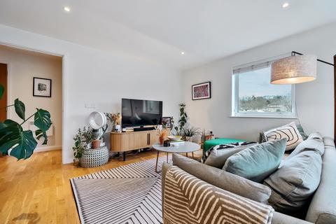 2 bedroom apartment for sale, Highwood Close, London