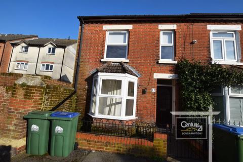 3 bedroom end of terrace house to rent, Burton Road, SOUTHAMPTON SO15