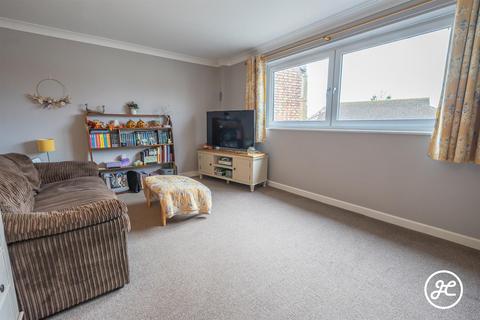 1 bedroom flat for sale, Quantock Parade, Bridgwater TA6