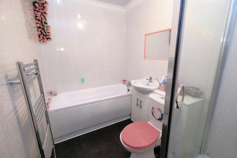 28 Chomlea Manor, Salford, M6 8PB