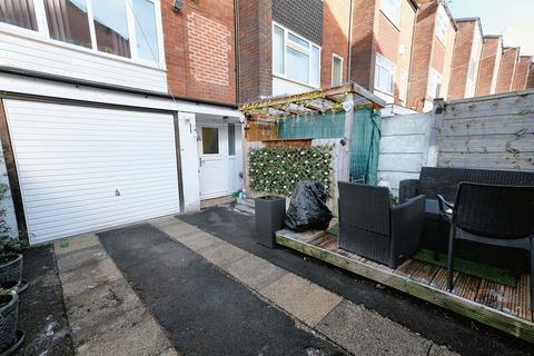 28 Chomlea Manor, Salford, M6 8PB