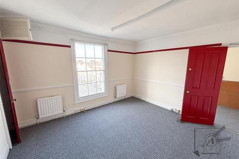 Office to rent, Wrotham Road, Gravesend