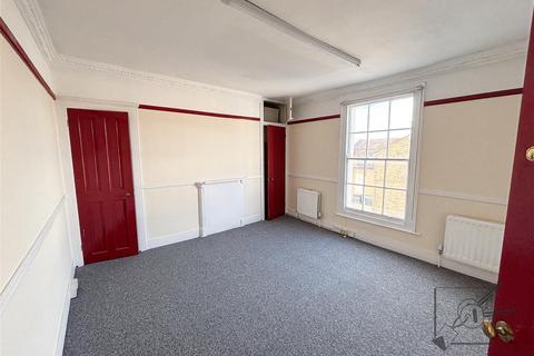 Office to rent, Wrotham Road, Gravesend