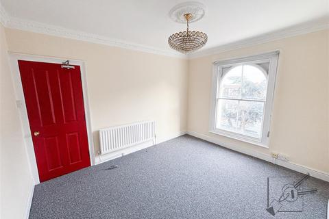 Office to rent, Wrotham Road, Gravesend