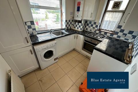 2 bedroom ground floor maisonette for sale, Bankside, Southall, UB1