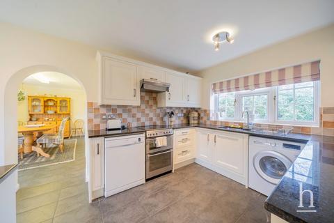 4 bedroom detached house for sale, Applegarth, Saughall Massie CH46