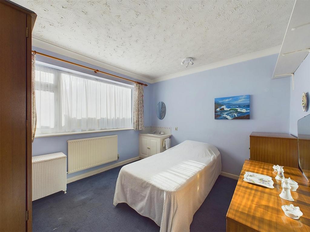 Bed3.jpg