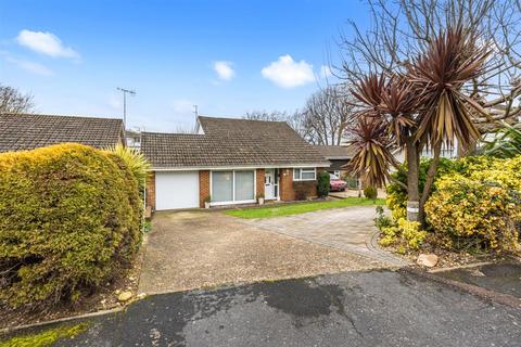 4 bedroom detached bungalow for sale, Fairlie Gardens, Surrenden, Brighton