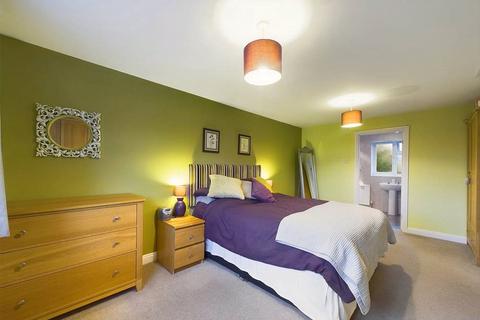28 Batsford Road, Worcester, WR5 3RW