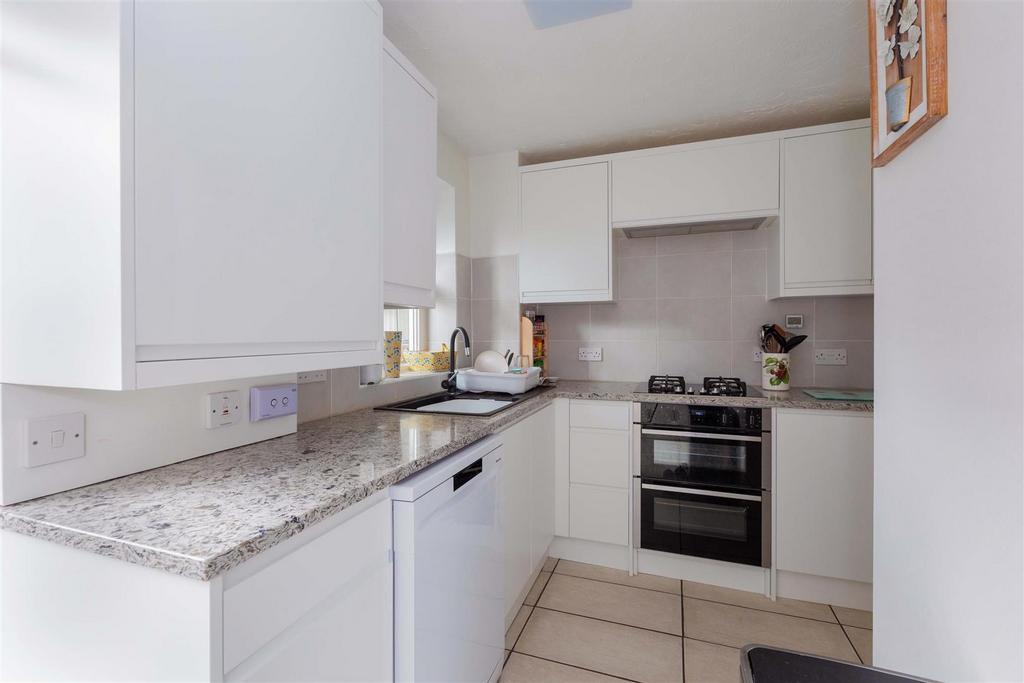 32 Etham Avenue-13.jpg