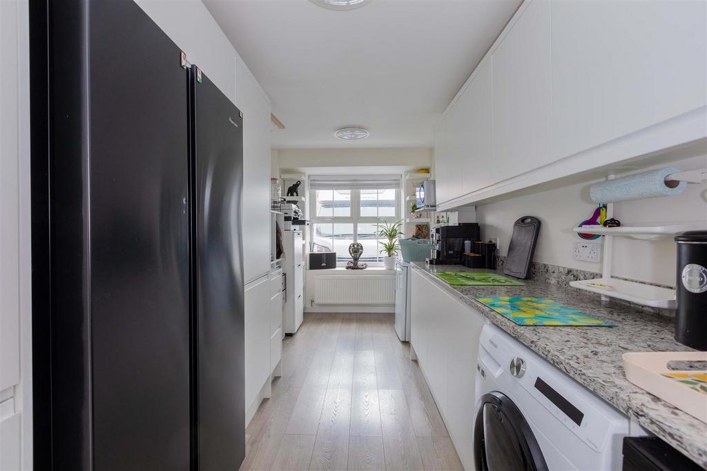 32 Etham Avenue-9.jpg
