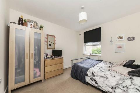 4 bedroom flat to rent, Kepler Road, London SW4