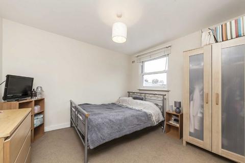 4 bedroom flat to rent, Kepler Road, London SW4