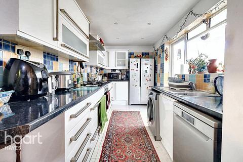 4 bedroom semi-detached house for sale, Larch Crescent, Hayes