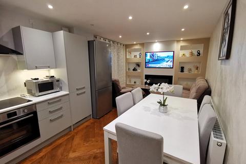 undefined, Litten Tree House, CM7