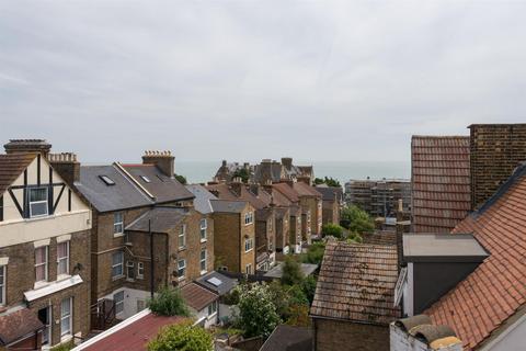 1 bedroom flat to rent, Albion Road, Ramsgate, CT11