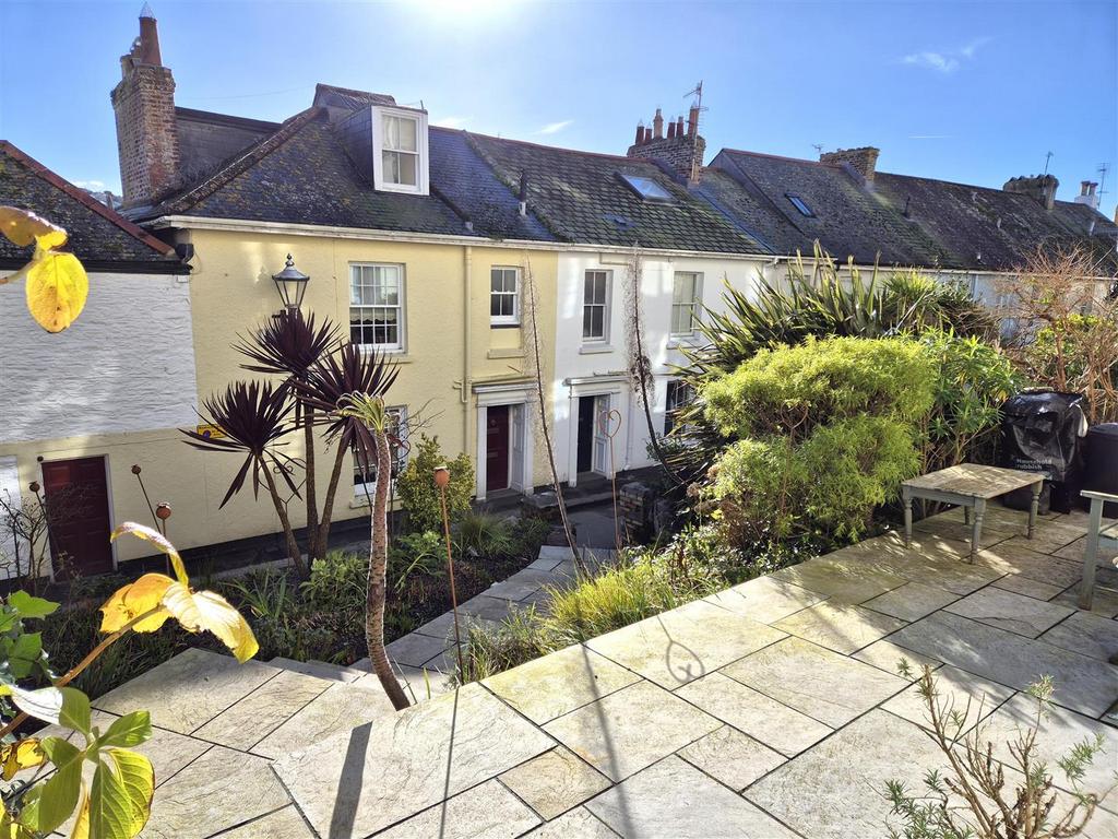 Front courtyard .jpg
