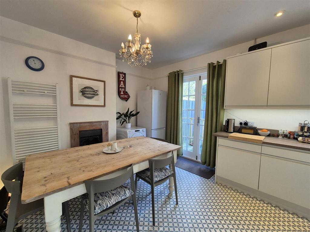 Kitchen 3.jpg