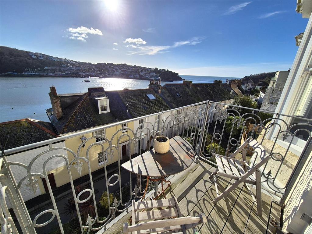 Balcony 2.jpg