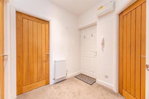 2 bedroom flat for sale, Hilton Court, Bramhope LS16