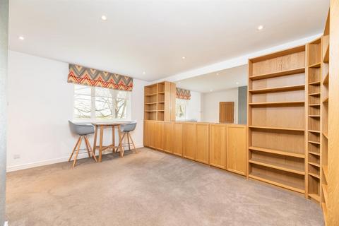undefined, Hilton Court, Bramhope LS16