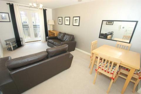 2 bedroom flat for sale, Winker Green, Stanningley Road