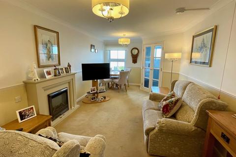 2 bedroom retirement property for sale, Clarence Road, Craig y Don, Llandudno