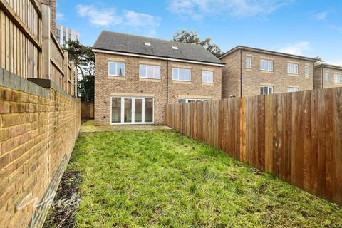 4 bedroom semi-detached house to rent, Balston Road Maidstone ME14