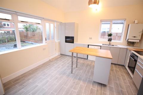 4 bedroom semi-detached bungalow to rent, Woodlands Park Villas, Woodlands Park, Newcastle Upon Tyne