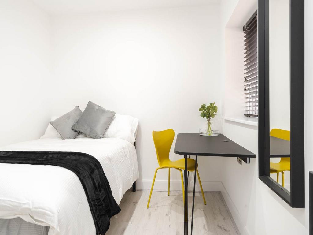 103 Adelaide (11 of