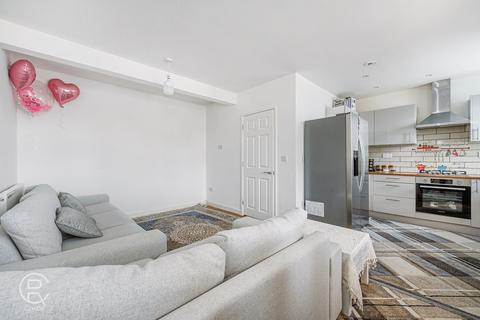 2 bedroom flat for sale, Greenford Avenue, Hanwell, London, W7